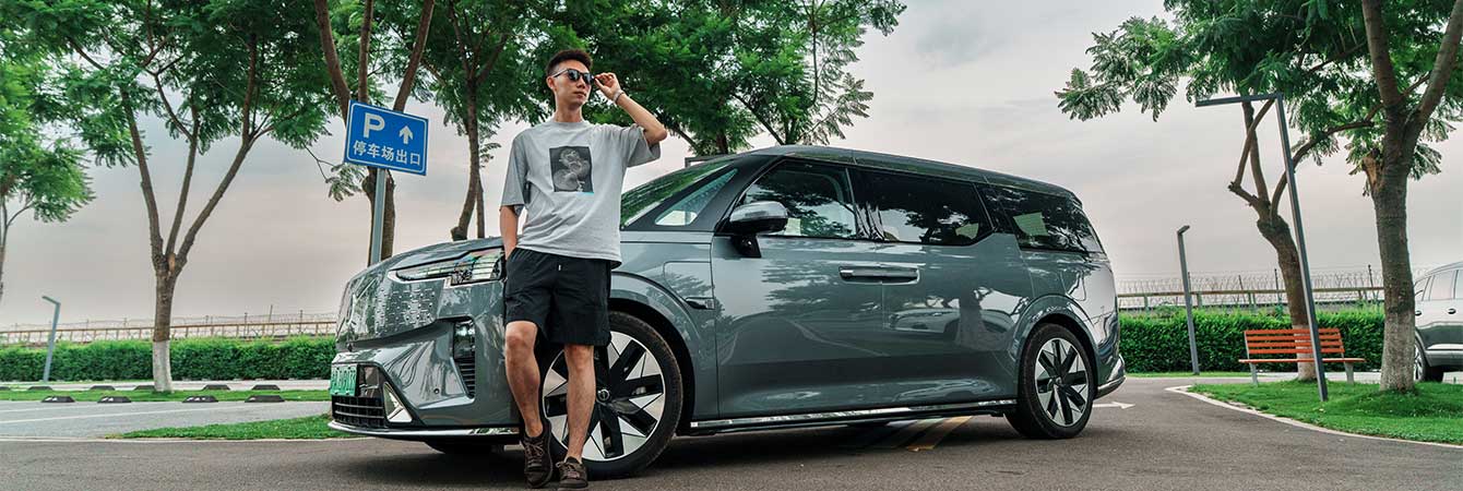 80万级纯电MPV，沃尔沃EM90有啥吸引力？