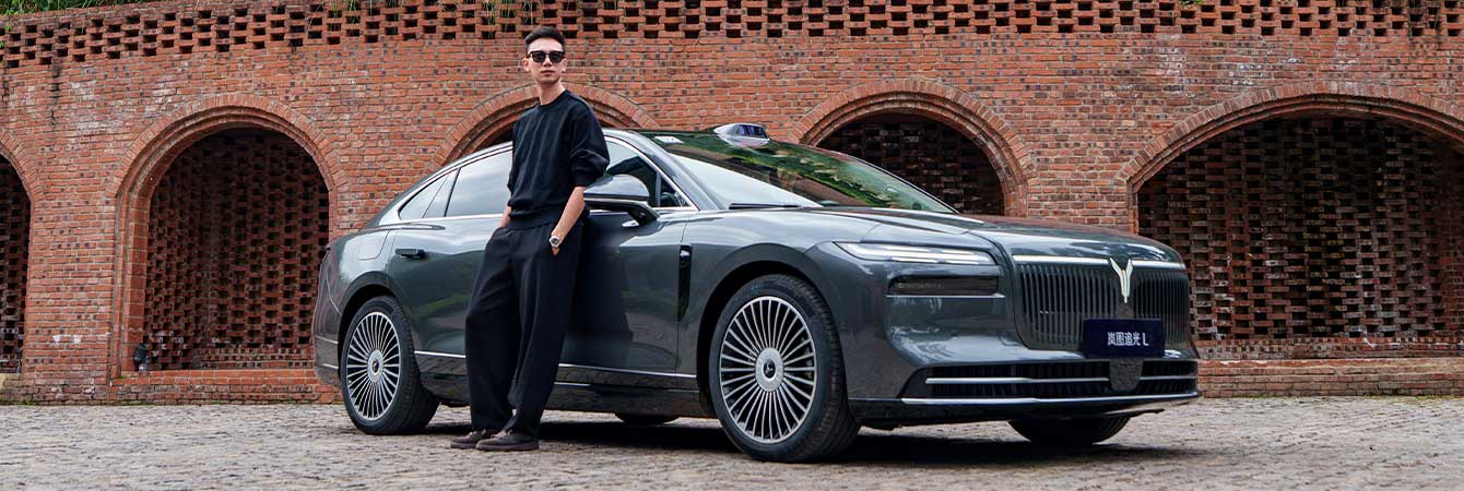 岚图追光L动态试驾，华为乾崑智驾ADS4加持，很有看头！